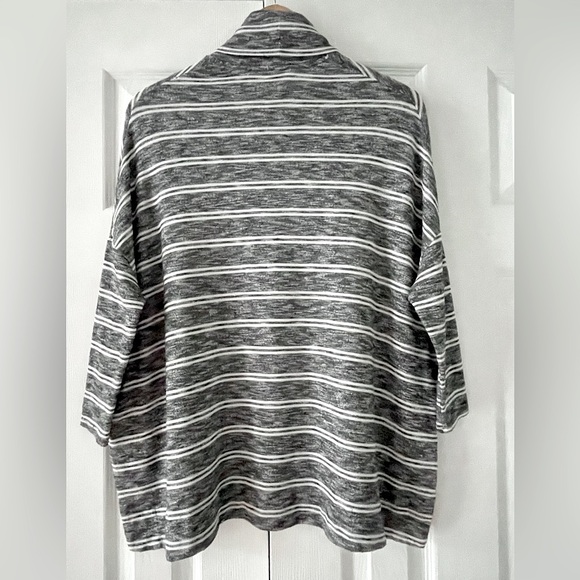 Anthropologie Postmark Grey and White Striped Swing Turtleneck Top Size XS. - Picture 6 of 7